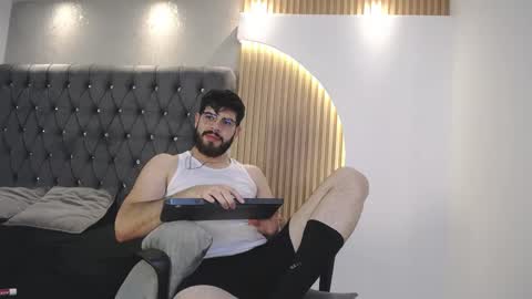 domboy  online show from 8, 5, 2026