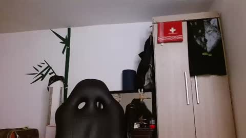 Logan - INDEPENDET MODEL online show from 14, 6, 2026