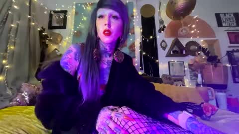 Dominatrix Esther Mars online show from 27, 12, 2024