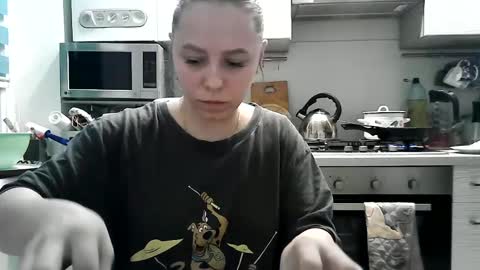 Dorrie Ann online show from 5, 3, 2025