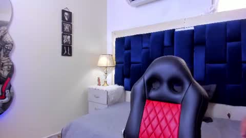 DUSTYN MICHELLE online show from 24, 6, 2026