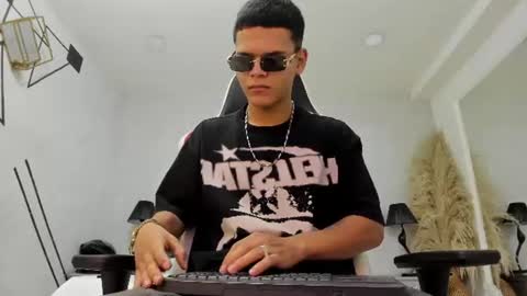 dylanroyce_ online show from 10, 6, 2026