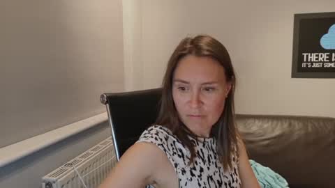 Nadia Ferreira  online show from 19, 6, 2026