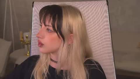 EVA NON NUDE online show from 14, 6, 2026