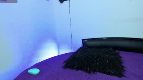 Elena  Derek online show from 29, 12, 2024