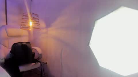 Elena online show from 8, 6, 2026