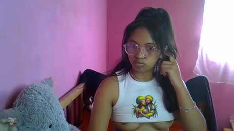Snapshot of elisah01 chatting on 27, 5, 2026 elisah01 online show from 27, 5, 2026