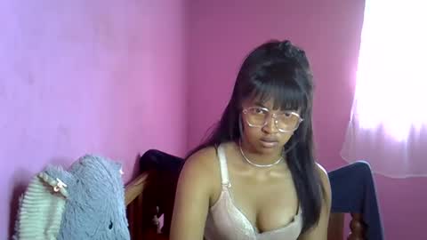 Snapshot of elisah01 chatting on 7, 6, 2026 elisah01 online show from 7, 6, 2026
