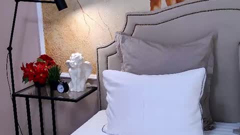 Elizabeth online show from 19, 6, 2026