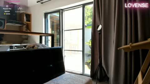 Eliz                               online show from 18, 6, 2026