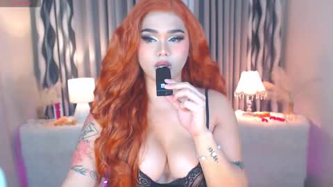 HI ITS ME ELLA online show from 14, 12, 2025