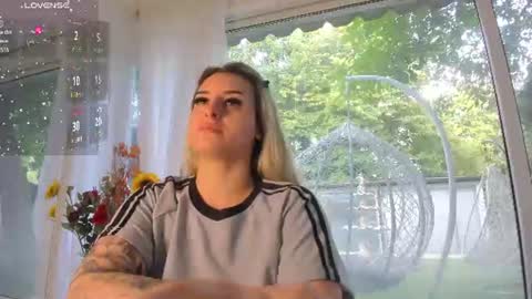 ella_vee online show from 15, 6, 2026