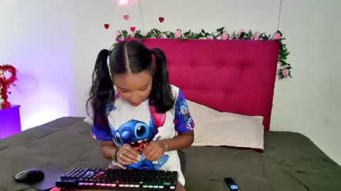 ellie_cute7 online show from 19, 5, 2026