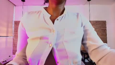 elliee_alves online show from 18, 6, 2026