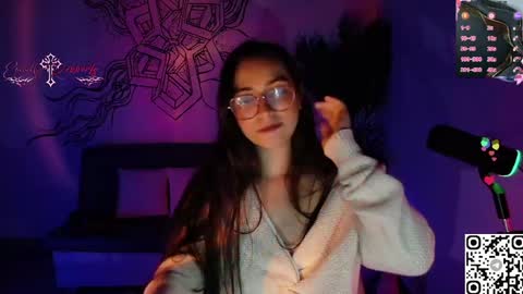 Emmily Roberts online show from 8, 6, 2026