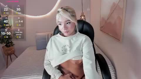 emilly_mell online show from 13, 6, 2026