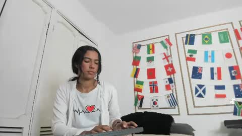 emily_gaviria1 online show from 18, 6, 2026