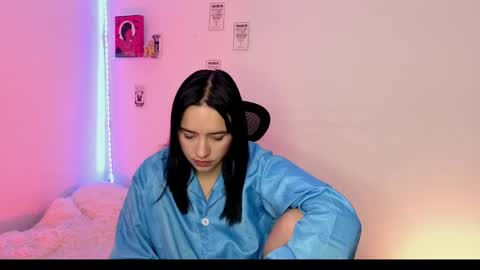Emily Lindey online show from 14, 5, 2026