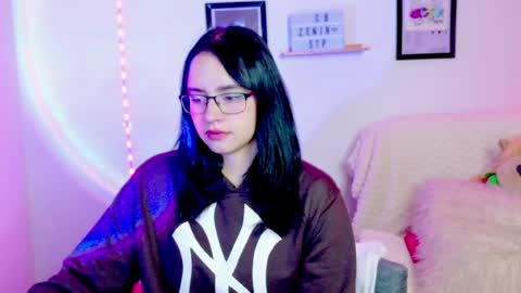 Emily Lindey online show from 11, 6, 2026
