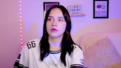 Emily Lindey online show from 12, 6, 2026