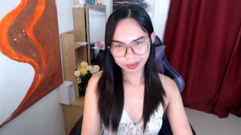 emily_xo143 online show from 17, 6, 2026