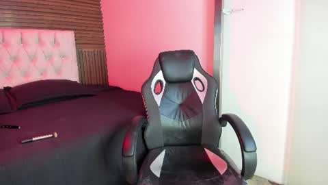 emilymora1_ online show from 12, 6, 2026