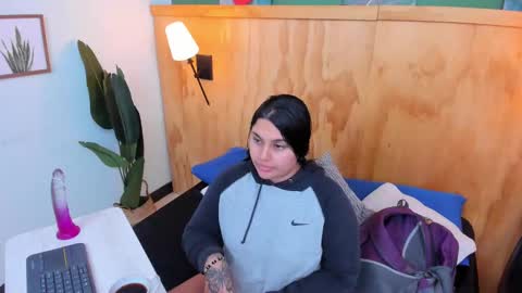 Emily Thyson online show from 13, 11, 2025