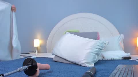 EMILY online show from 18, 6, 2026
