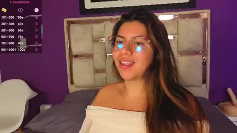emilyy_cooperr online show from 23, 6, 2026