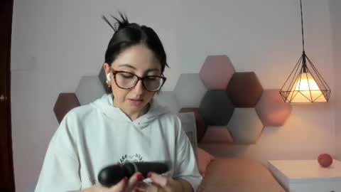 Emilyy Watson online show from 15, 6, 2026