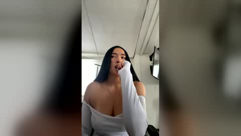 emma_johnson_ online show from 4, 6, 2026