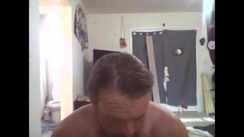 Snapshot of epictriggz chatting on 17, 4, 2026 slutcouple online show from 17, 4, 2026
