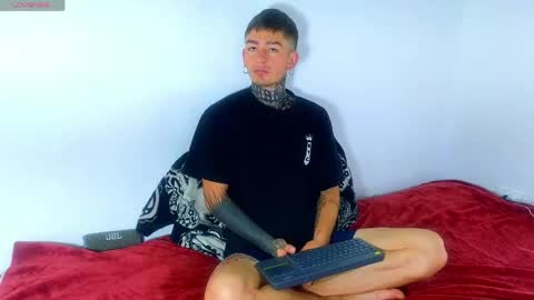 Esteban independent model online show from 13, 5, 2026