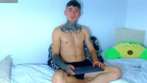 Esteban independent model online show from 18, 5, 2026