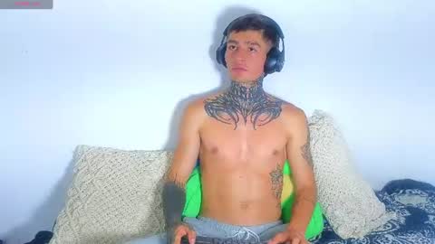 Esteban independent model online show from 20, 6, 2026