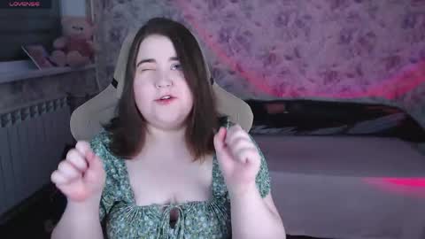 Snapshot of estelle_hicks chatting on 10, 5, 2026 estelle_hicks online show from 10, 5, 2026