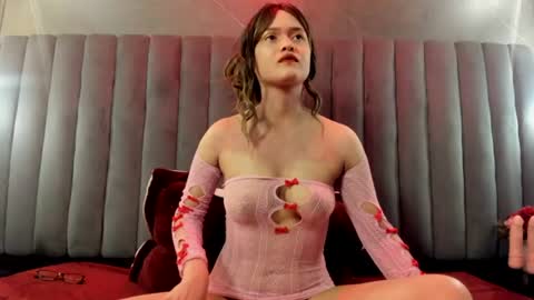 evalouisex_ online show from 28, 6, 2026