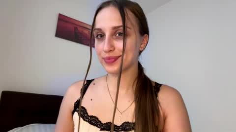 evarenard_ online show from 7, 6, 2026