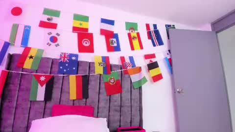 evelin__thompsson online show from 20, 6, 2026