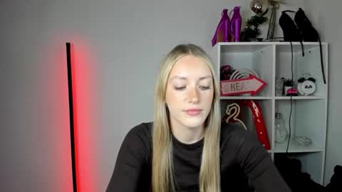 evelynblond online show from 8, 6, 2026