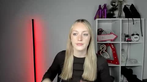 evelynblond online show from 9, 6, 2026