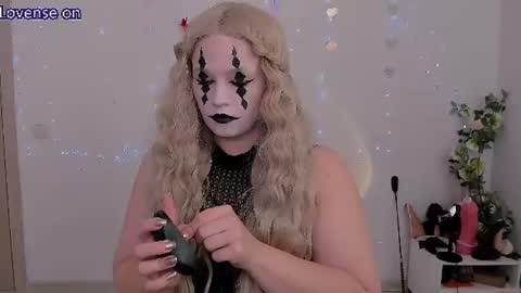 evilla_brill online show from 8, 6, 2026