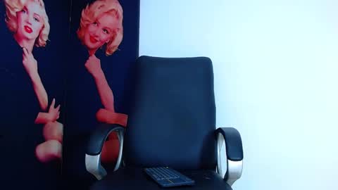 Snapshot of evilyn_swet chatting on 3, 12, 2024 EVILYN online show from 3, 12, 2024
