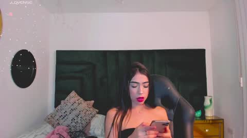 Snapshot of faloonroussel chatting on 6, 6, 2026 Faloon online show from 6, 6, 2026