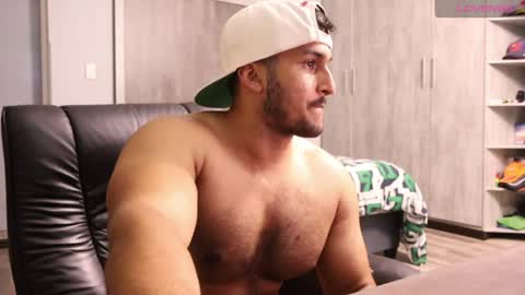 fatherfly001 online show from 17, 6, 2026