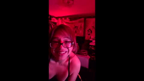 Snapshot of feynomenal_xo chatting on 17, 4, 2026 feynomenal_xo online show from 17, 4, 2026