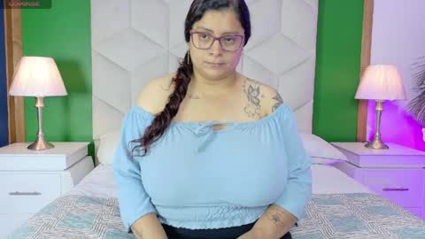 Lucy online show from 25, 4, 2026