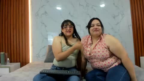 Snapshot of genesis_y_moon chatting on 31, 5, 2026 genesis_y_moon online show from 31, 5, 2026
