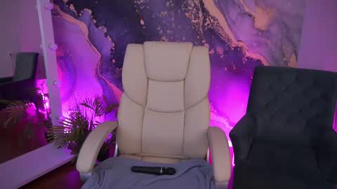 gentleadellee online show from 11, 6, 2026