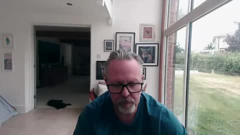 girlsandbikes online show from 1, 6, 2026